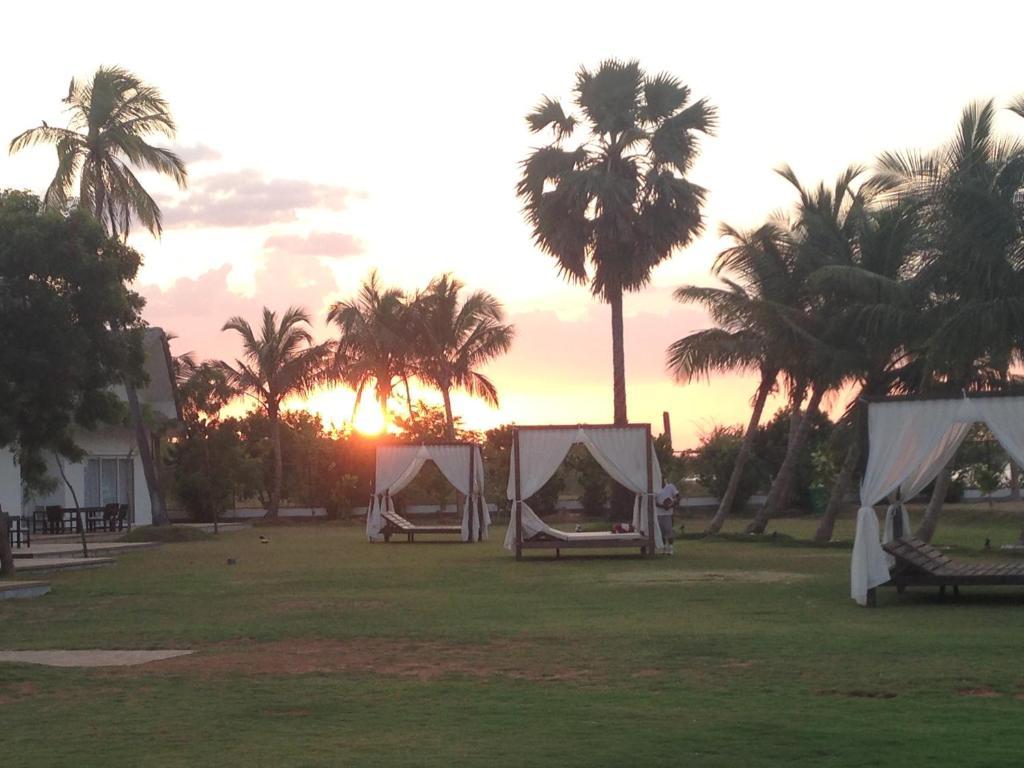 Anilana Pasikuda Hotel Passikudah Buitenkant foto